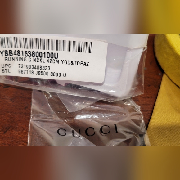 Gucci Running G 18k Gold Necklace with Topaz - Picture 4 of 9